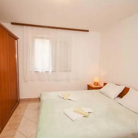 Seaside Nest Apartman *